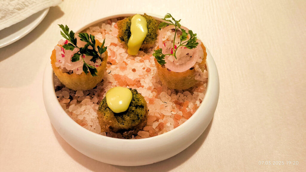 Amuse Bouche
Duck Confit Choux and smoked Lardo & Prawn Mousse in Tempura with Lovage Emulsion