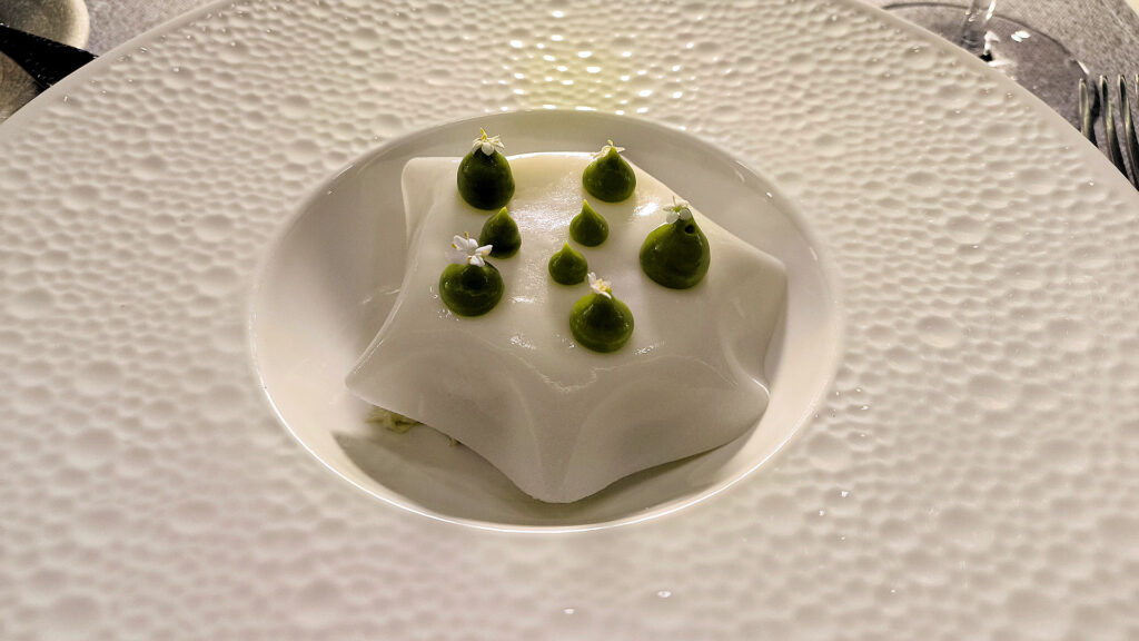 crab with pomelo, avocado, Lait Ribot